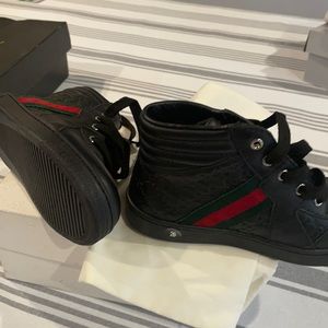 Black Gucci boys size 26